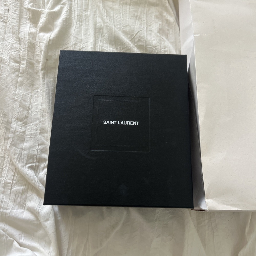 SAINT LAURENT YSL Cassandre $830 Soft Sage Patent Leather Phone Holder NEW - Picture 9 of 10